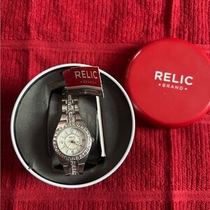 Relic by Fossil Queen's Court Women's Silver-Tone Quartz Analog Watch